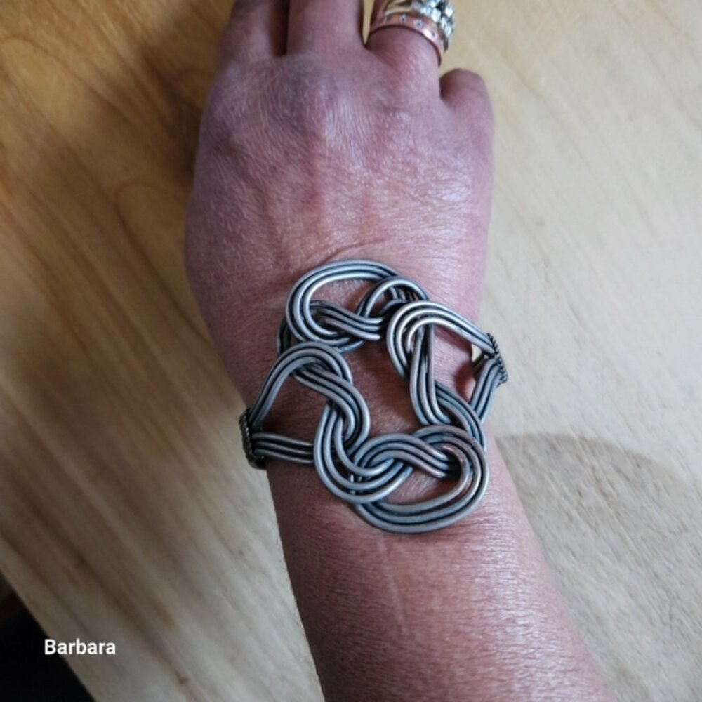 Vintage 70s Silvertone Metal Celtic Knot Open Cuff Bracelet Uise